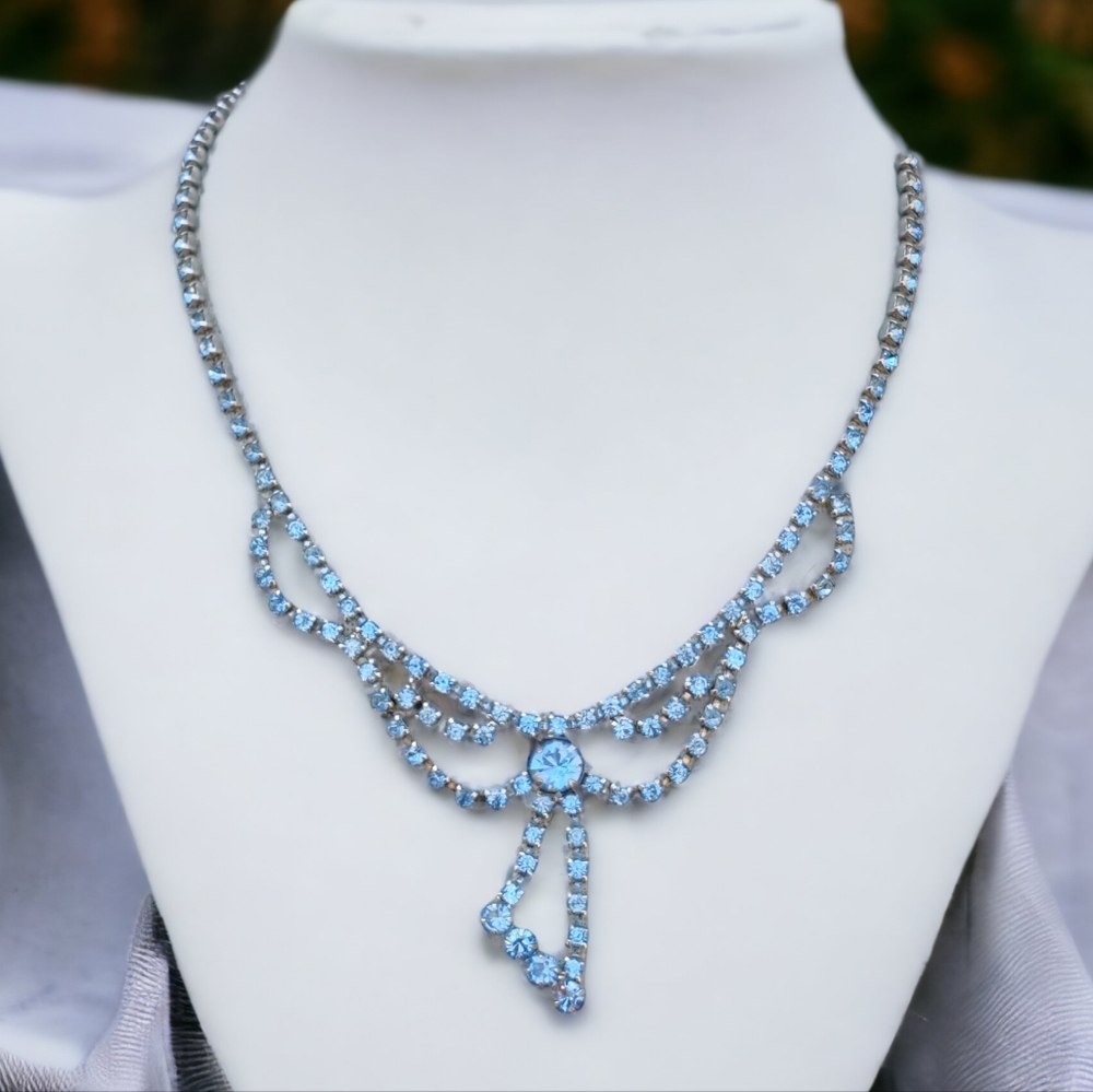 Vintage 50s prong set baby blue rhinestone necklace